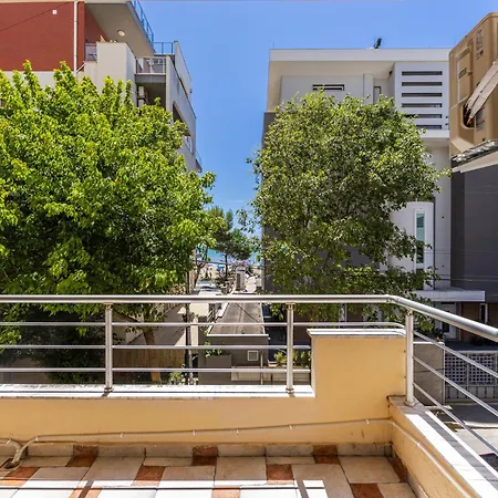 Greann Beachfront Comfort Modern 2br Retreat By Pikhost