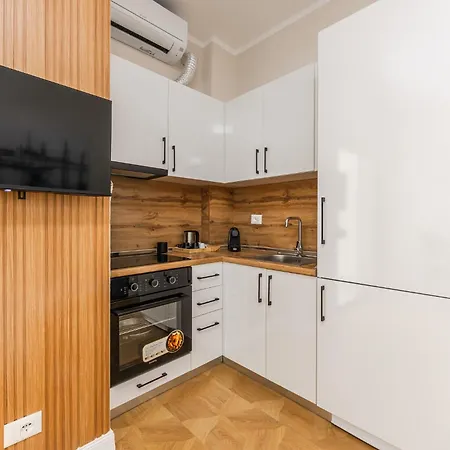 Apartment Greann Beachfront Comfort Modern 2br Retreat By Pikhost *
