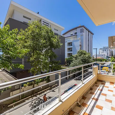 Apartment Greann Beachfront Comfort Modern 2br Retreat By Pikhost