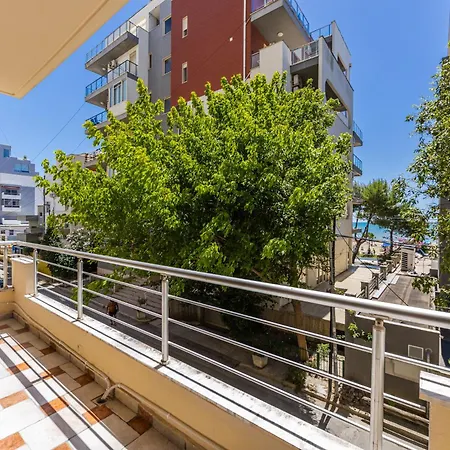 Greann Beachfront Comfort Modern 2br Retreat By Pikhost